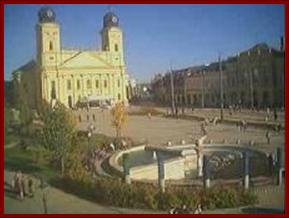 Debrecen főtere a nagy templommal kép.